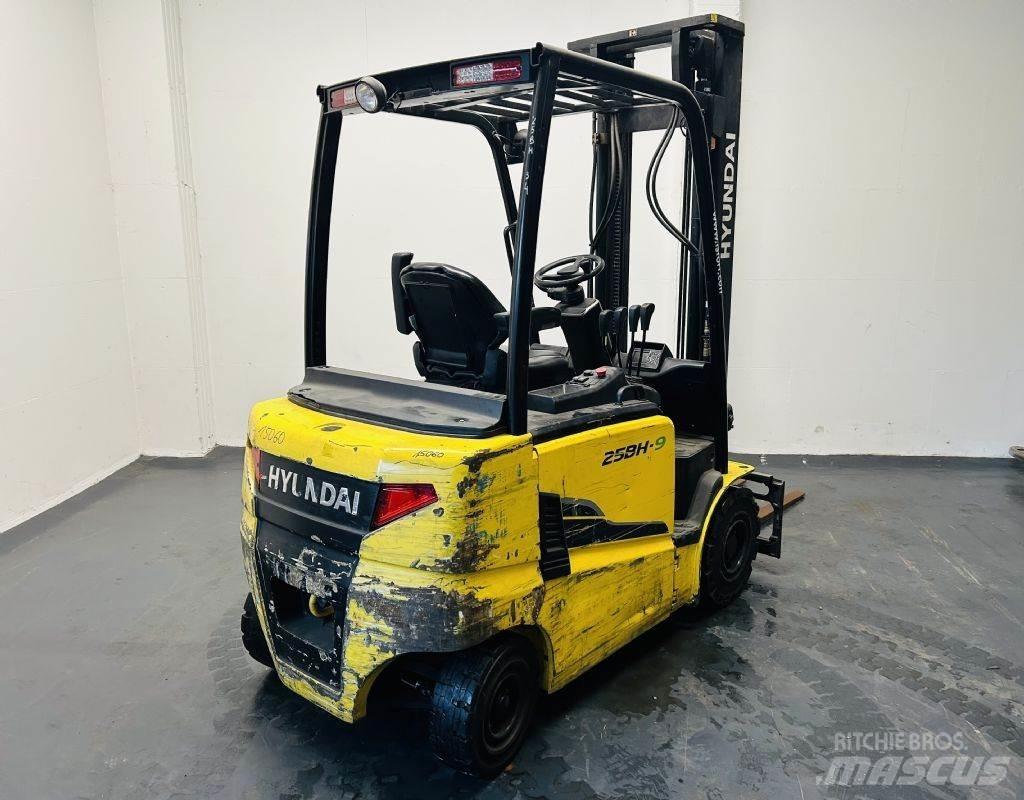 Hyundai 25BH-9 Elektrikli forkliftler