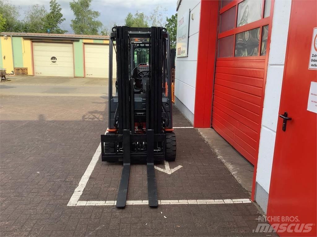 Toyota 8FBE18T Elektrikli forkliftler