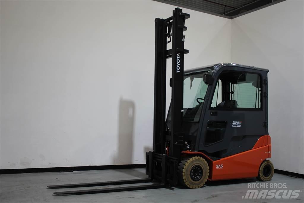 Toyota 8FBMT25 Elektrikli forkliftler