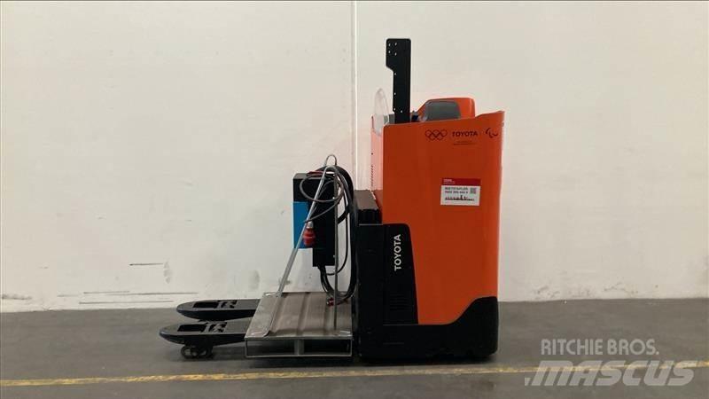 Toyota LSI200 Akülü depo ekipmanları