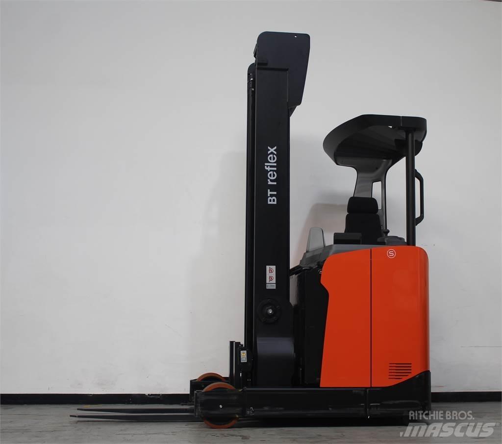 Toyota RRE140HE Reach truck - depo içi istif araçları