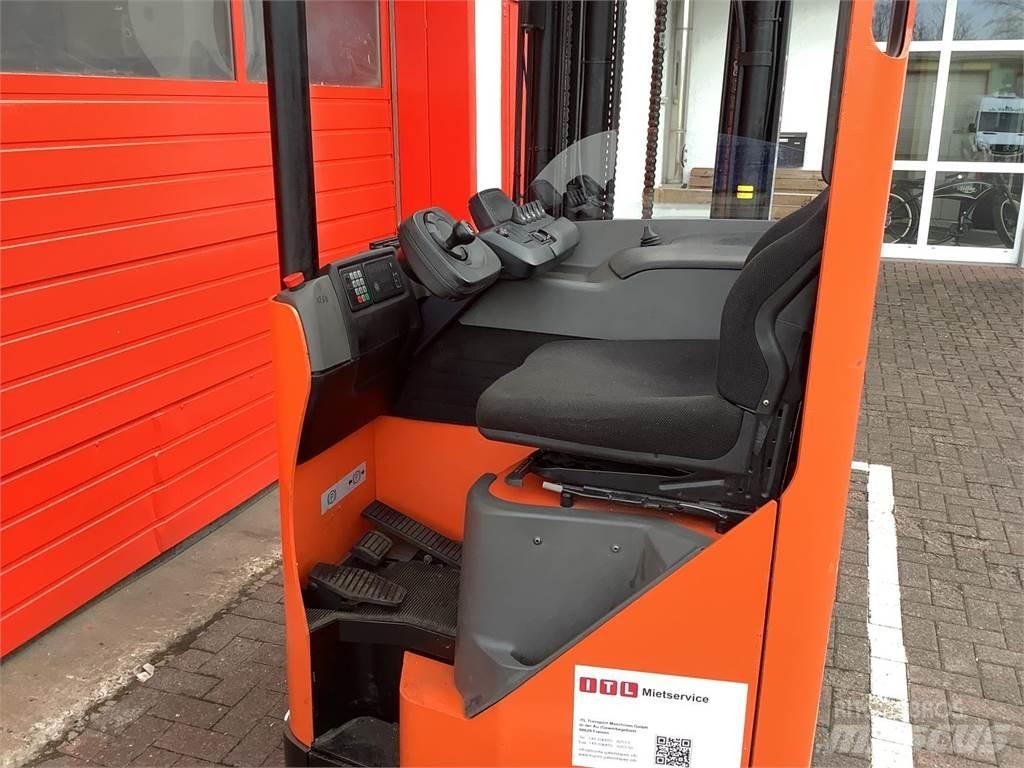 Toyota RRE160M Reach truck - depo içi istif araçları