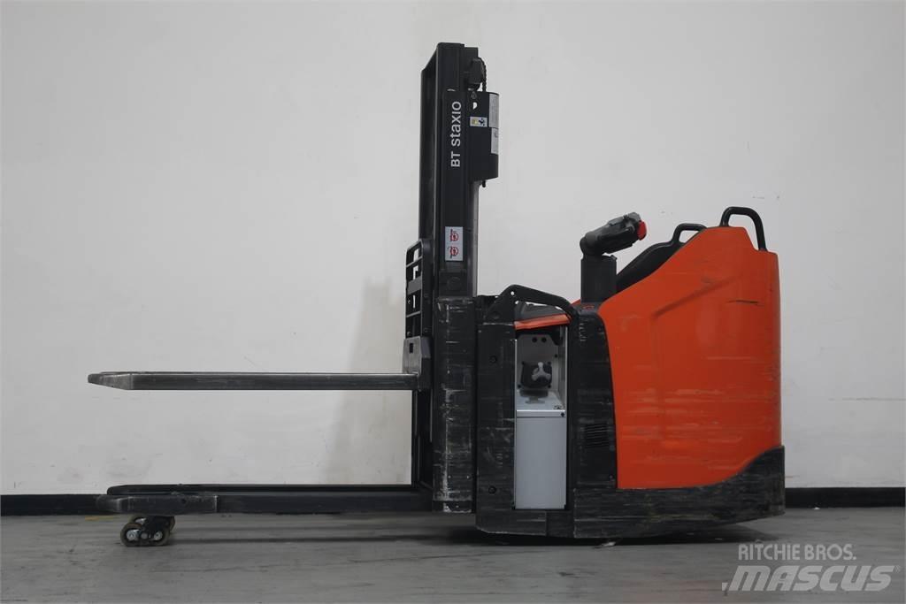 Toyota SPE200D Yaya kumandali istif makinasi
