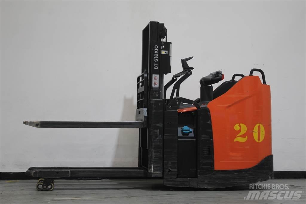 Toyota SPE200D Yaya kumandali istif makinasi