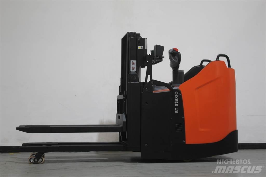 Toyota SPE200D Yaya kumandali istif makinasi