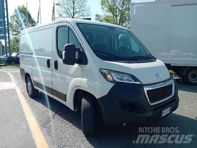 Peugeot BOXER Kapali kasa kamyonetler