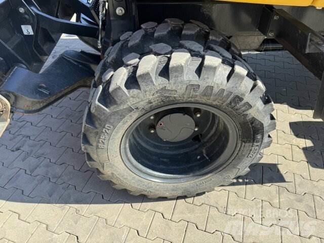 Komatsu PW98 MR10 Lastik tekerli ekskavatörler