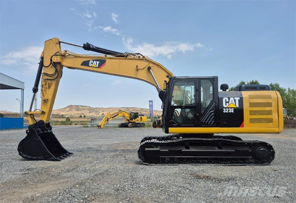 CAT 323ELN Paletli ekskavatörler