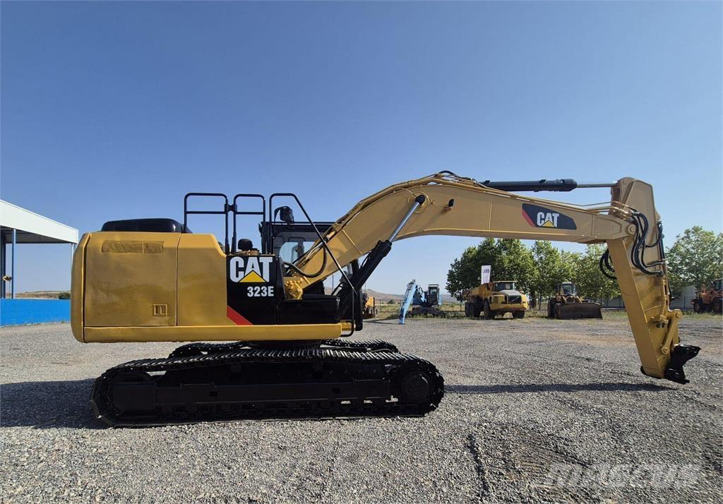 CAT 323ELN Paletli ekskavatörler