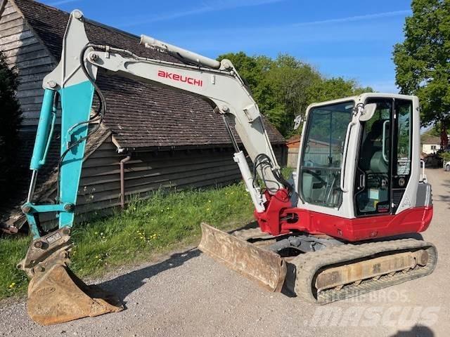 Takeuchi TB250 Midi ekskavatörler 7 - 12 t