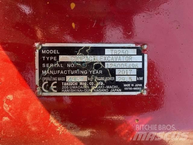 Takeuchi TB250 Midi ekskavatörler 7 - 12 t