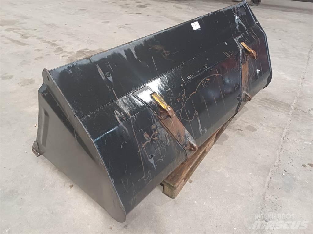 Ålö 200CM SKOVL Diger traktör aksesuarlari