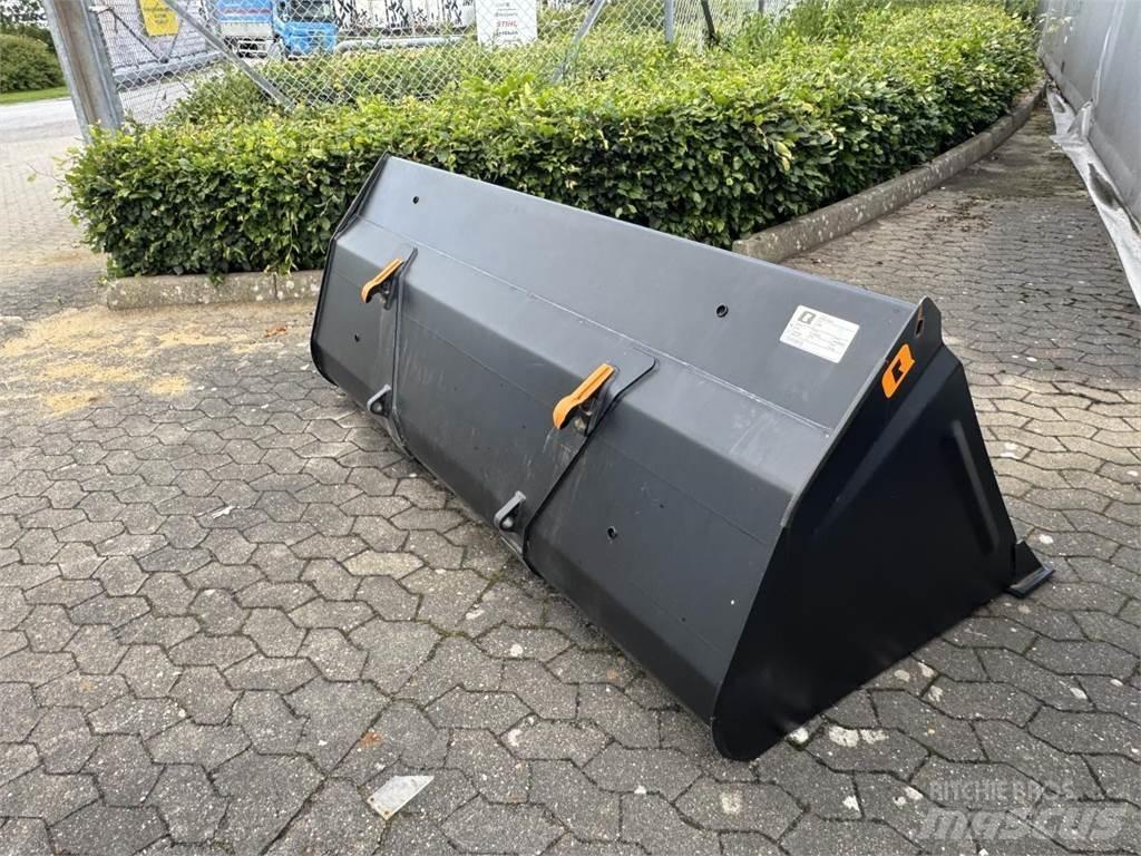 Ålö VL 225 SKOVL Ön yükleyici ve kazicilar