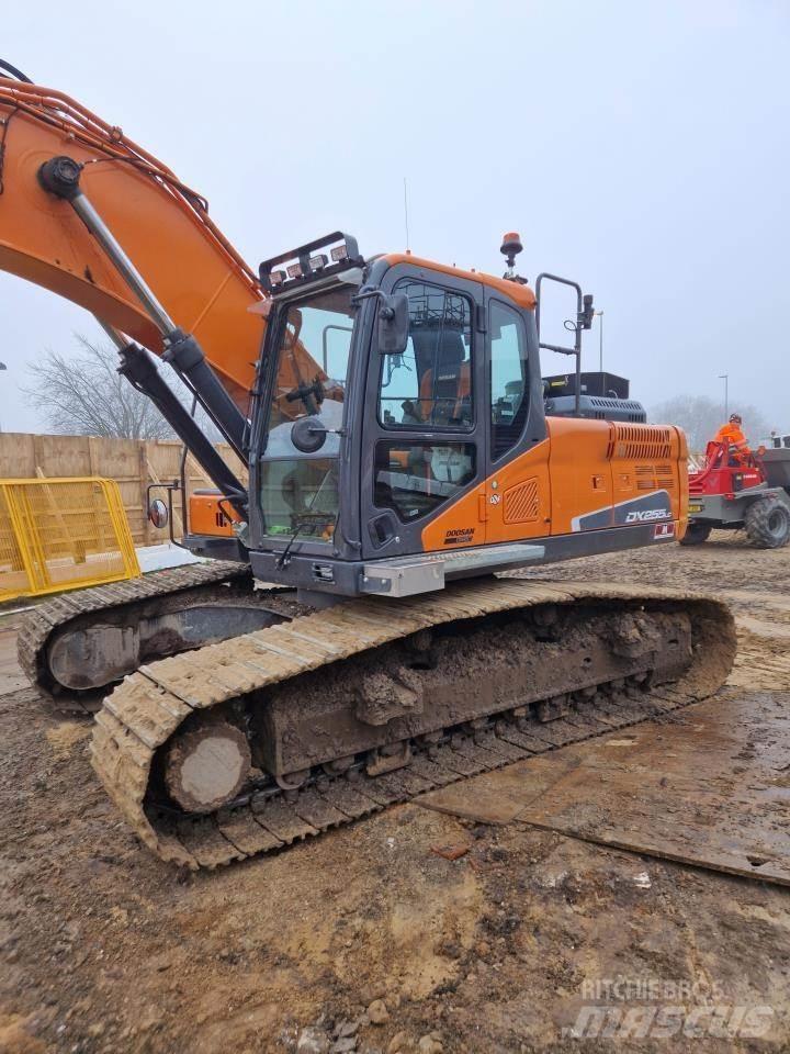 Doosan 255-5 Paletli ekskavatörler