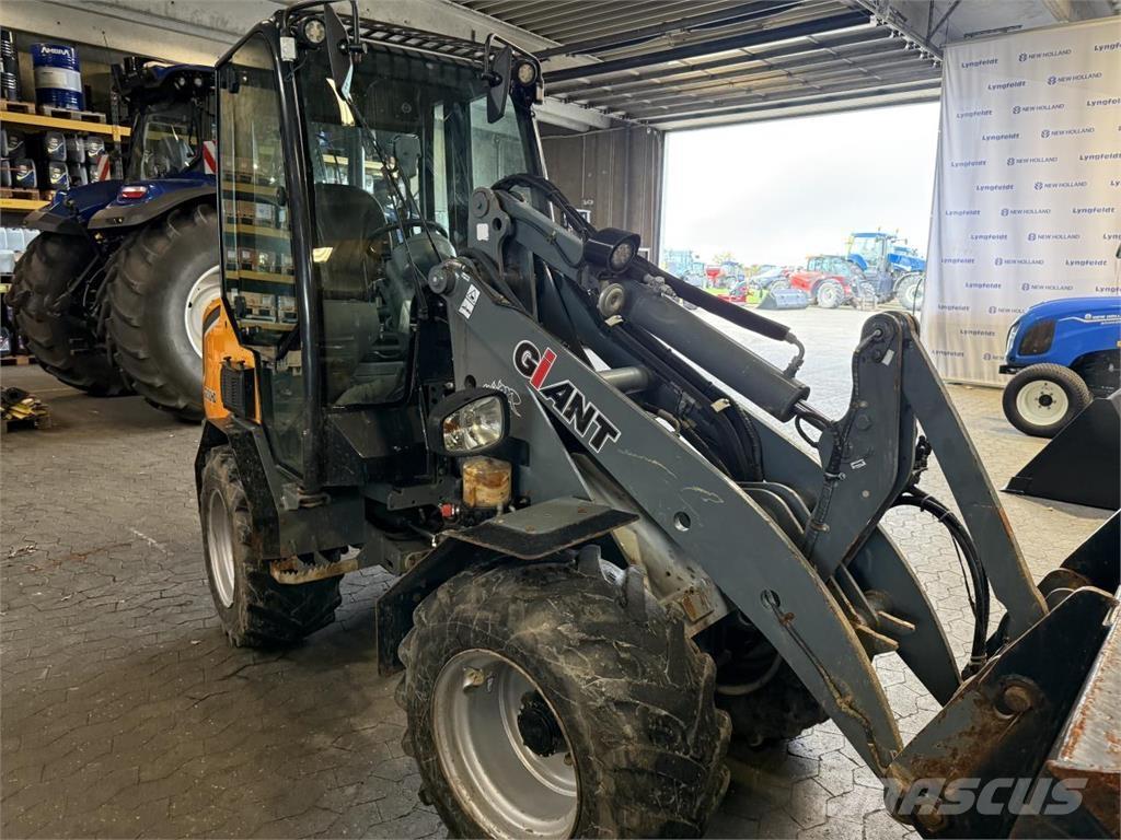 GiANT 2700HD Mini yükleyiciler