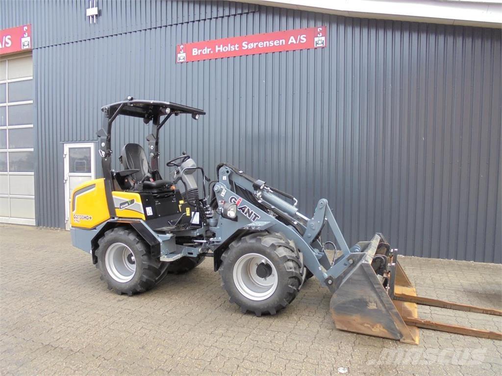 GiANT G2700XHDP Mini yükleyiciler