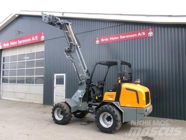 GiANT V5003TELE Mini yükleyiciler
