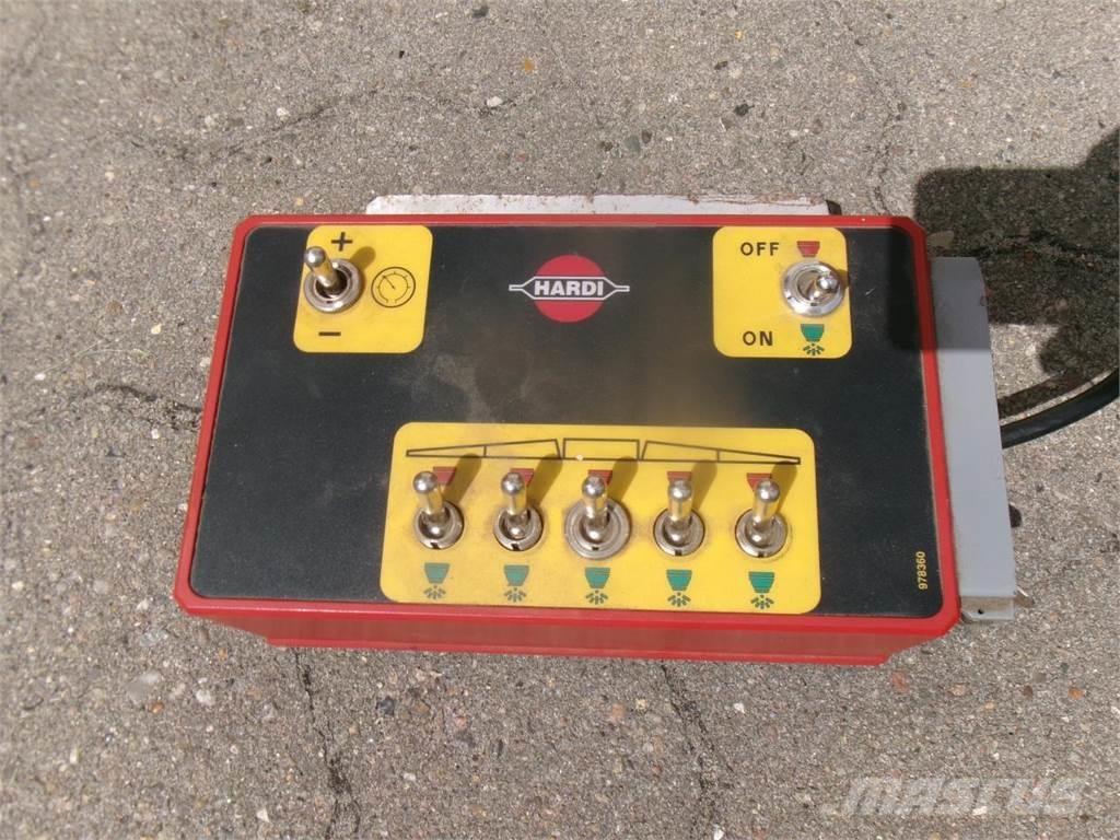 Hardi 1200L 15 M Monte edilebilir pülverizatörler