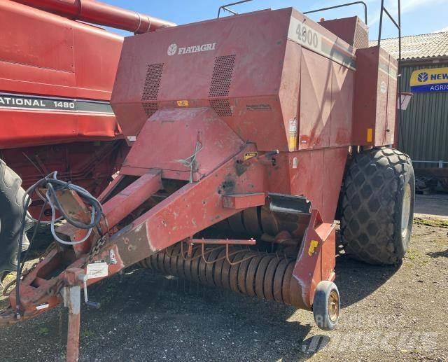 Hesston 4900 Küp balya makinalari