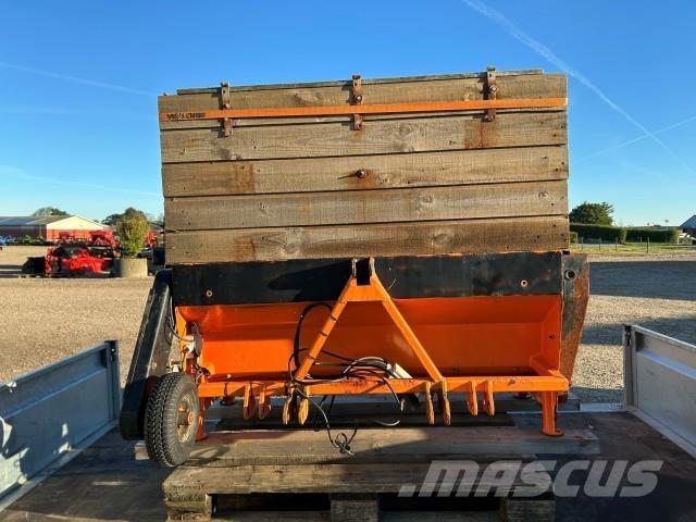 Hydromann 300 Kum ve tuz serpiciler