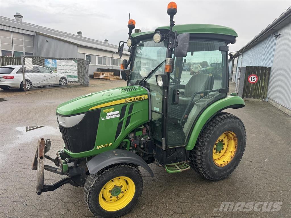 John Deere 3045R Traktörler