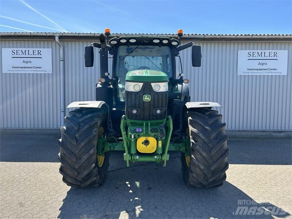 John Deere 6215R Traktörler