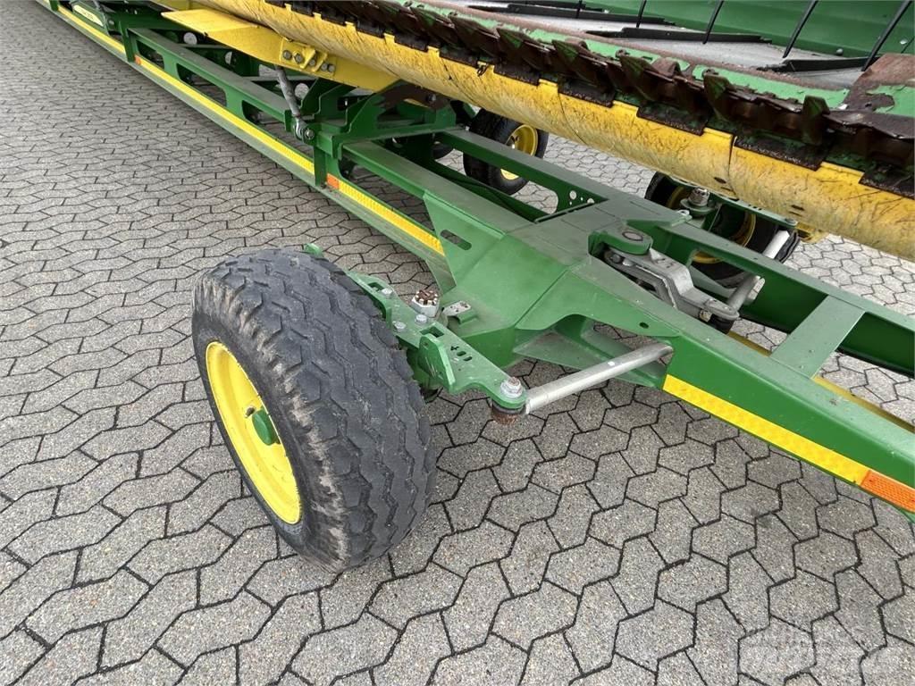 John Deere 640D Biçerdöver kafaları