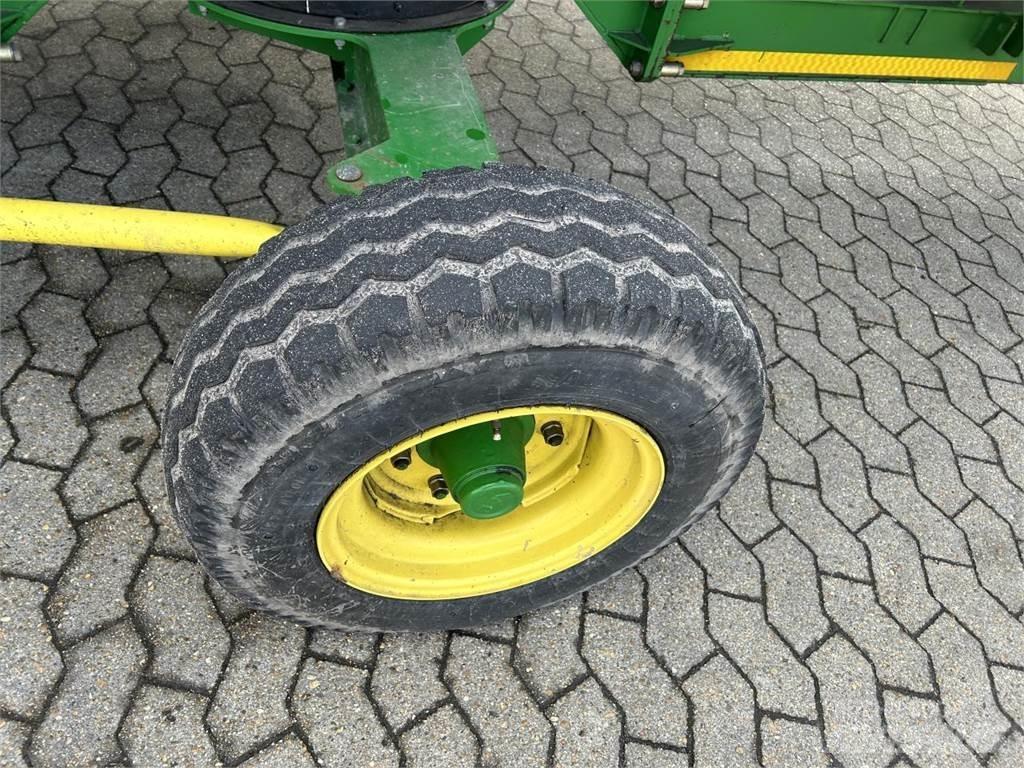 John Deere 640D Biçerdöver kafaları