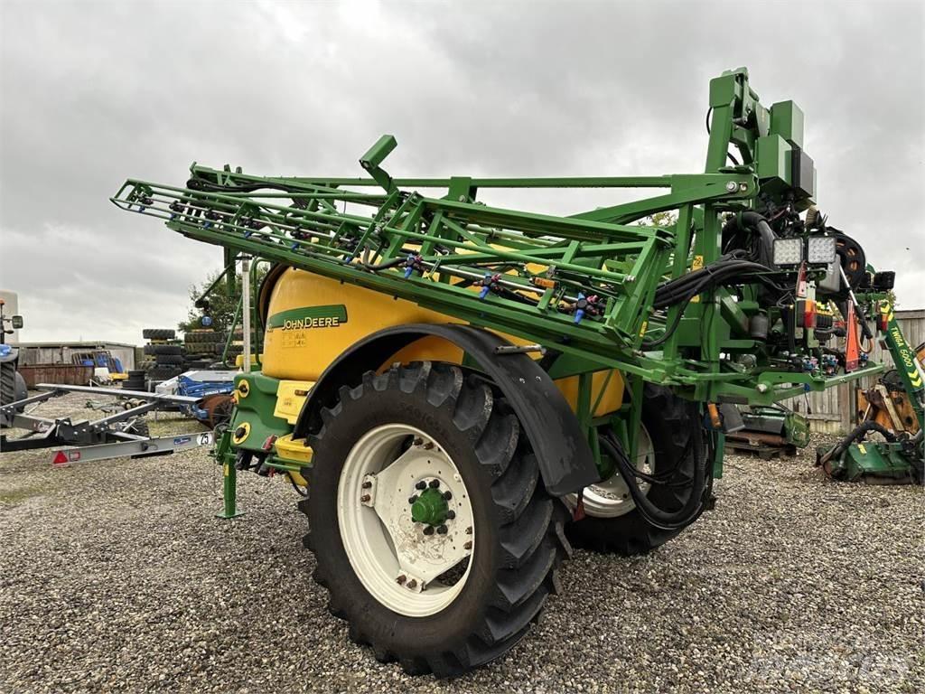 John Deere 740I Çekilir pülverizatörler