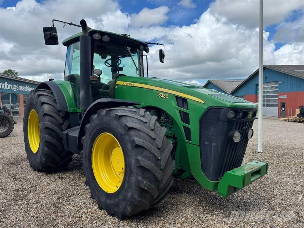 John Deere 8330 Traktörler