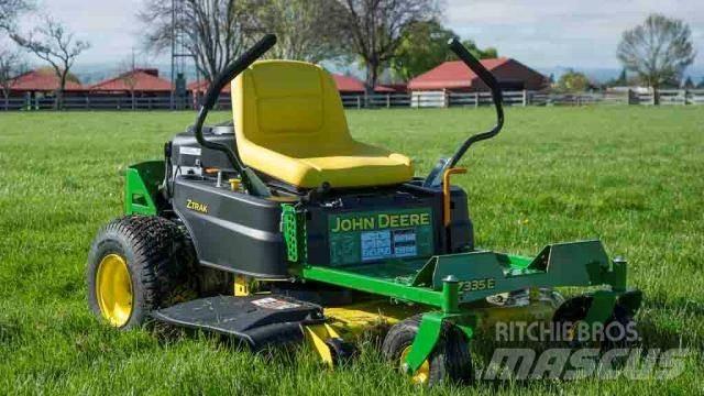 John Deere Z315E Traktörler
