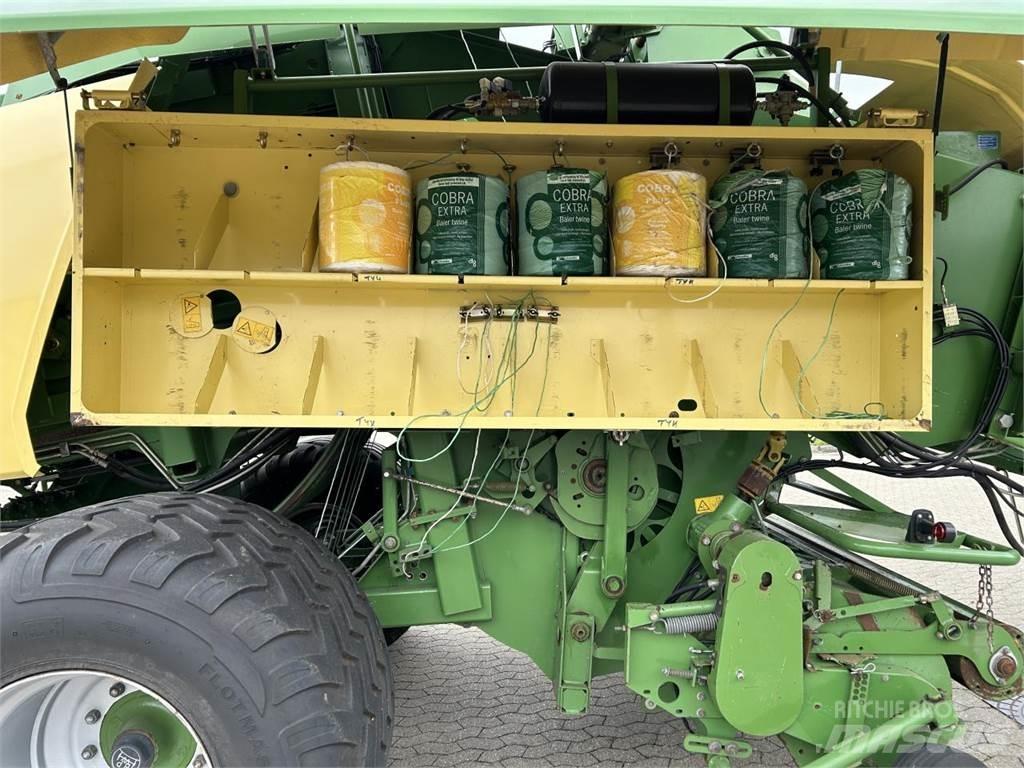 Krone 12130 Küp balya makinalari