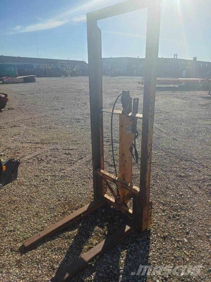  LØFTETÅRN Diger traktör aksesuarlari