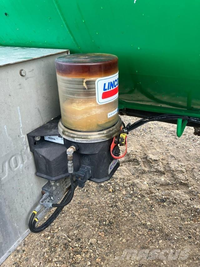 Samson SG 23 Sivi gübre ve ilaç tankerleri