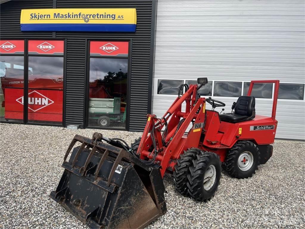 Schäffer 217 Mini yükleyiciler