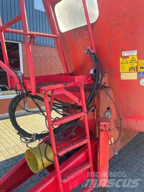 Trioliet 2400 L Hasat vagonları