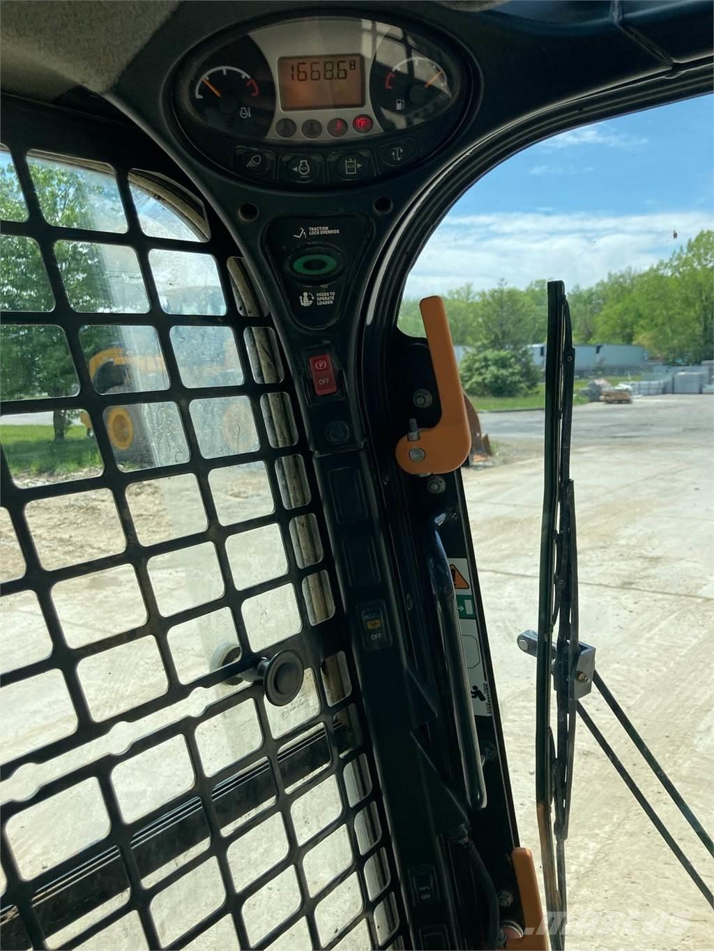 Bobcat T740 Mini yükleyiciler