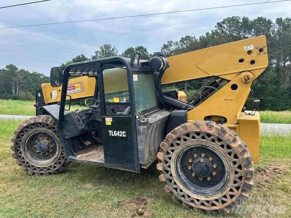 CAT TL642C Teleskopik yükleyiciler