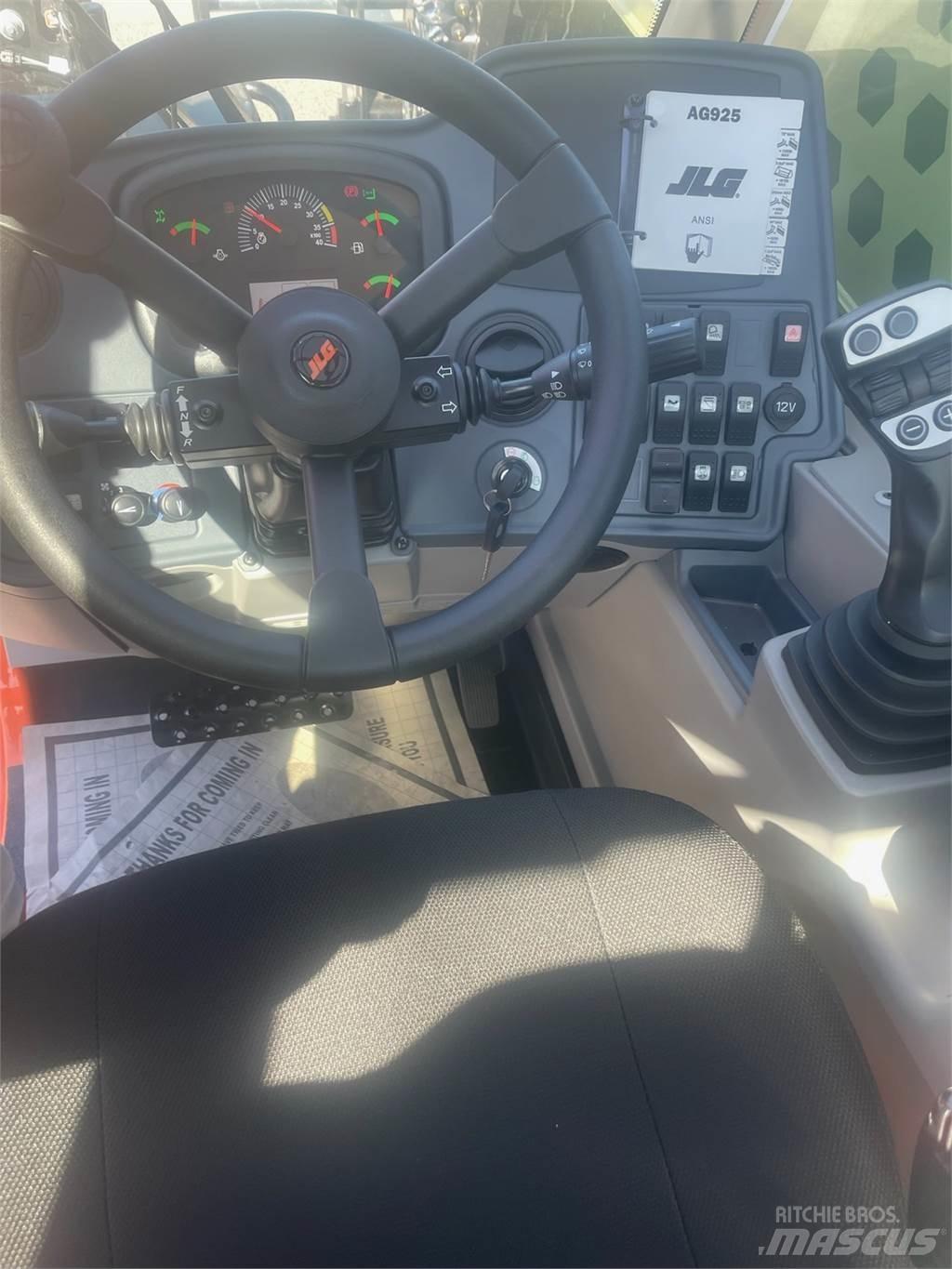 JLG AG925 Tarimsal teleskopik yükleyiciler