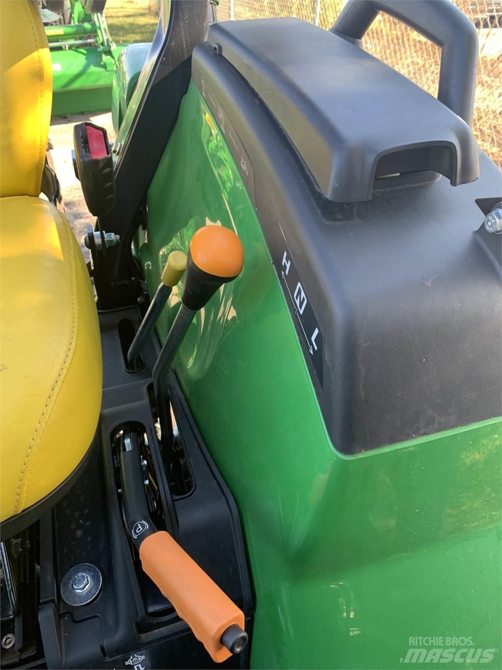 John Deere 2038R Traktörler