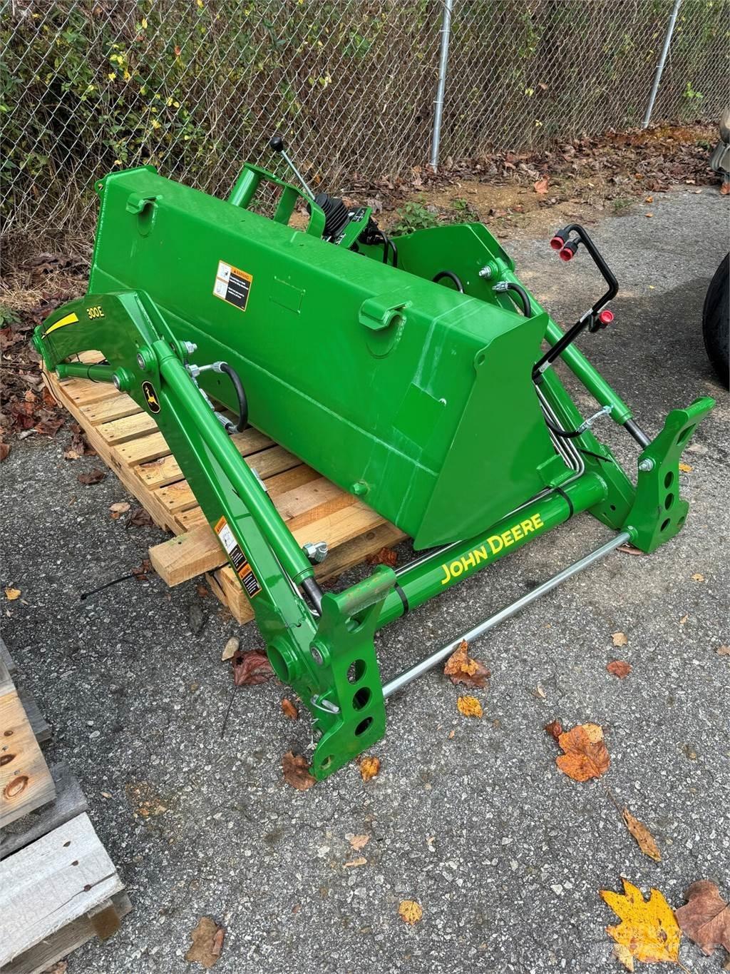 John Deere 300E Diger tarim makinalari