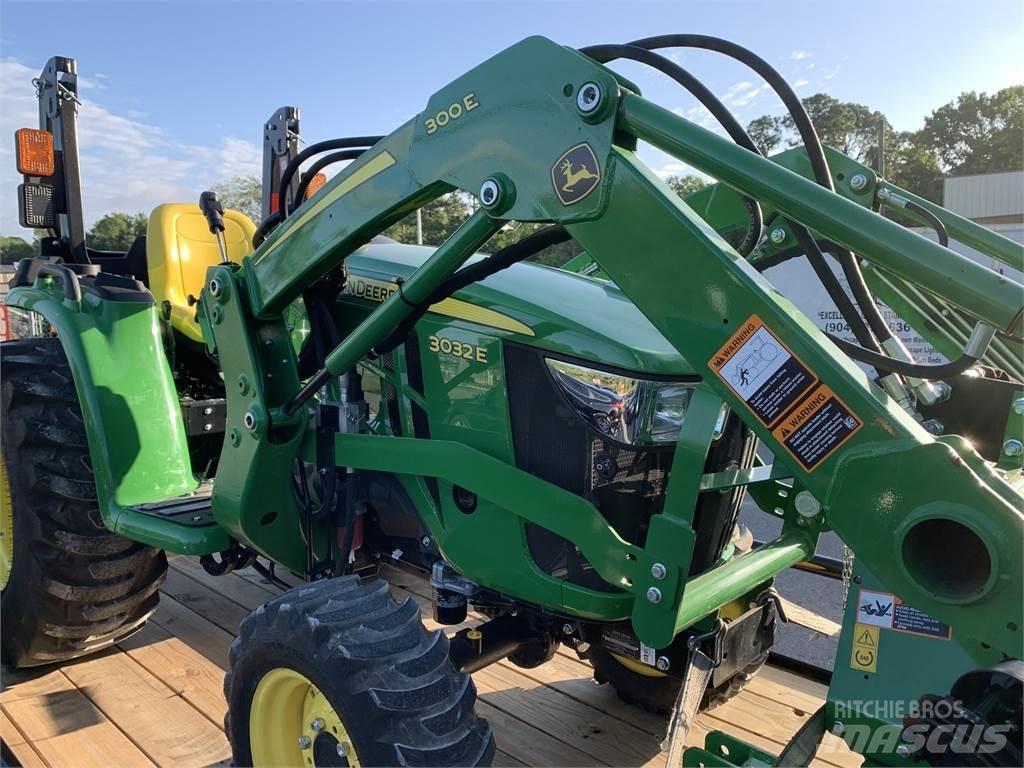 John Deere 3032E Traktörler
