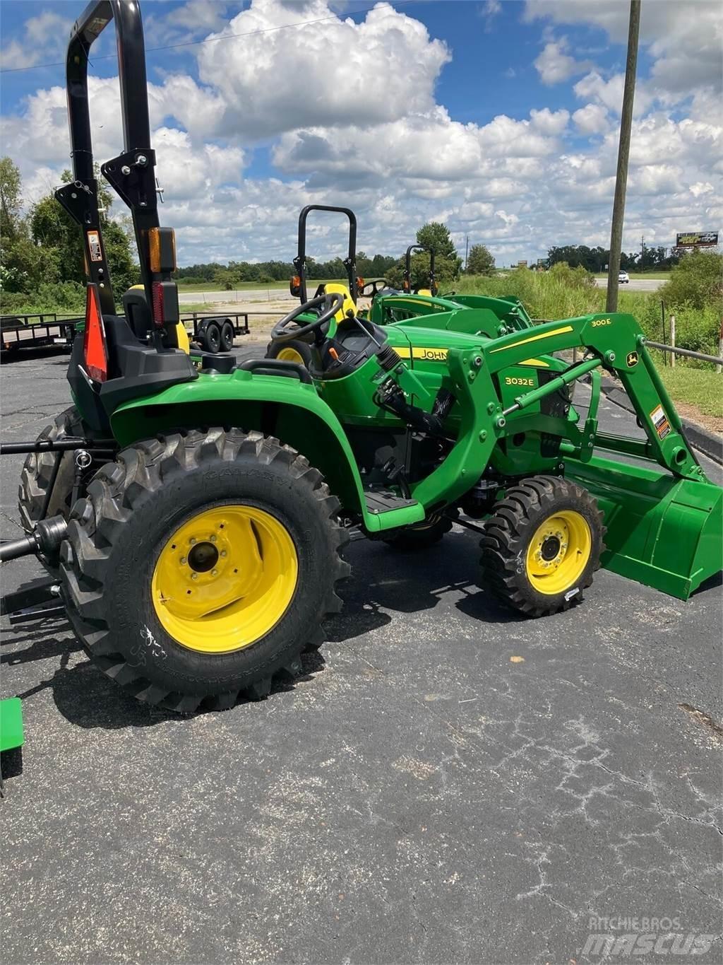 John Deere 3032E Traktörler