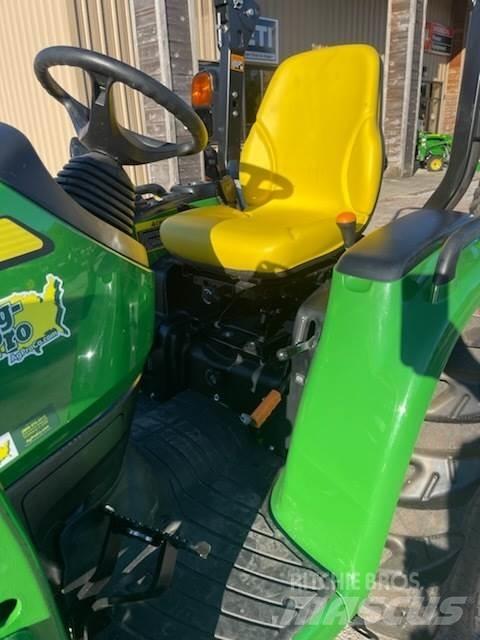 John Deere 3033R Traktörler