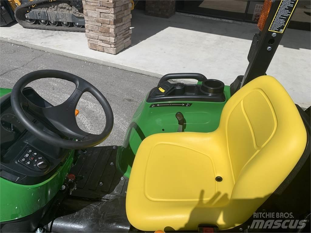 John Deere 3038E Traktörler