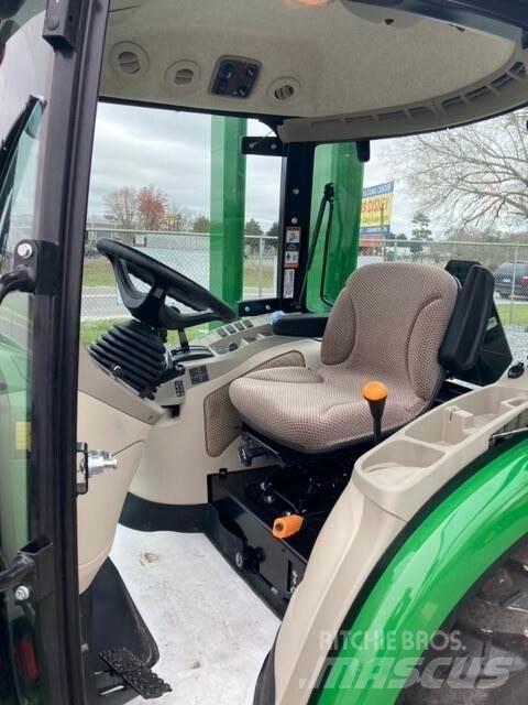 John Deere 3046R Traktörler