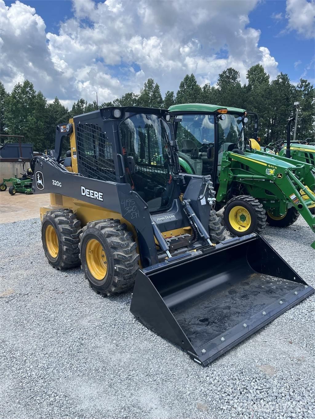 John Deere 320G Skid steer loderler