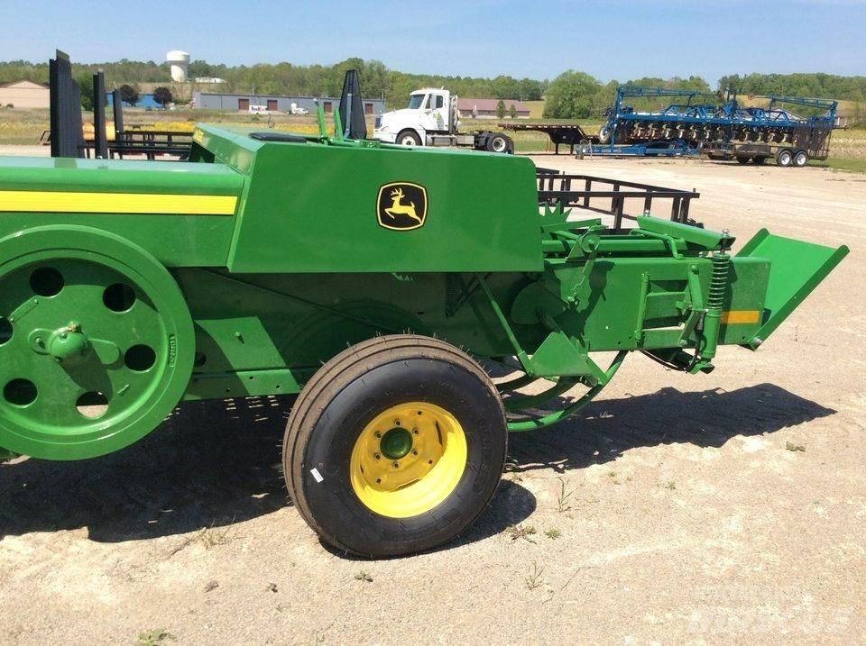 John Deere 348 Küp balya makinalari