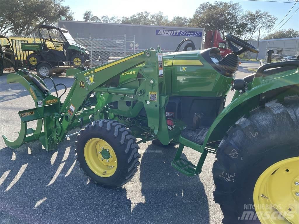 John Deere 4044R Traktörler