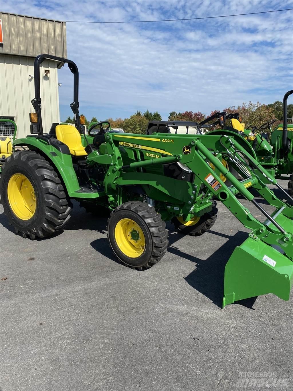 John Deere 4052M Traktörler
